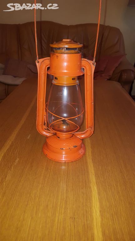 Stará petrolejová lampa Meva 865 z roku 1993