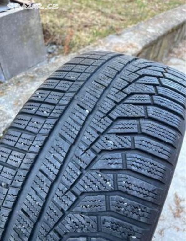 Hankook Winter i*cept evo2 235/40 r19