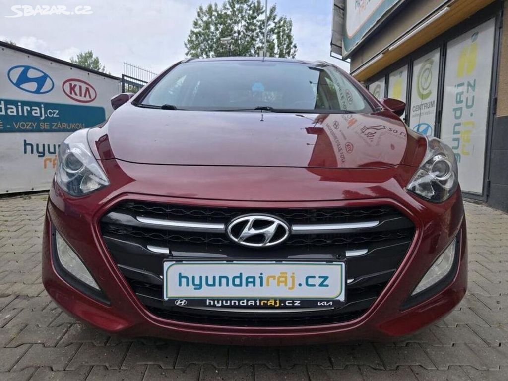 Hyundai i30 1.6-1.maj.-spotř.cca5,5l/100km