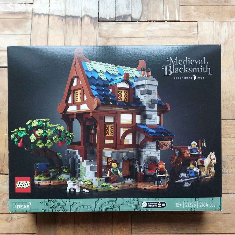 LEGO IDEAS 21325 Středověká kovárna