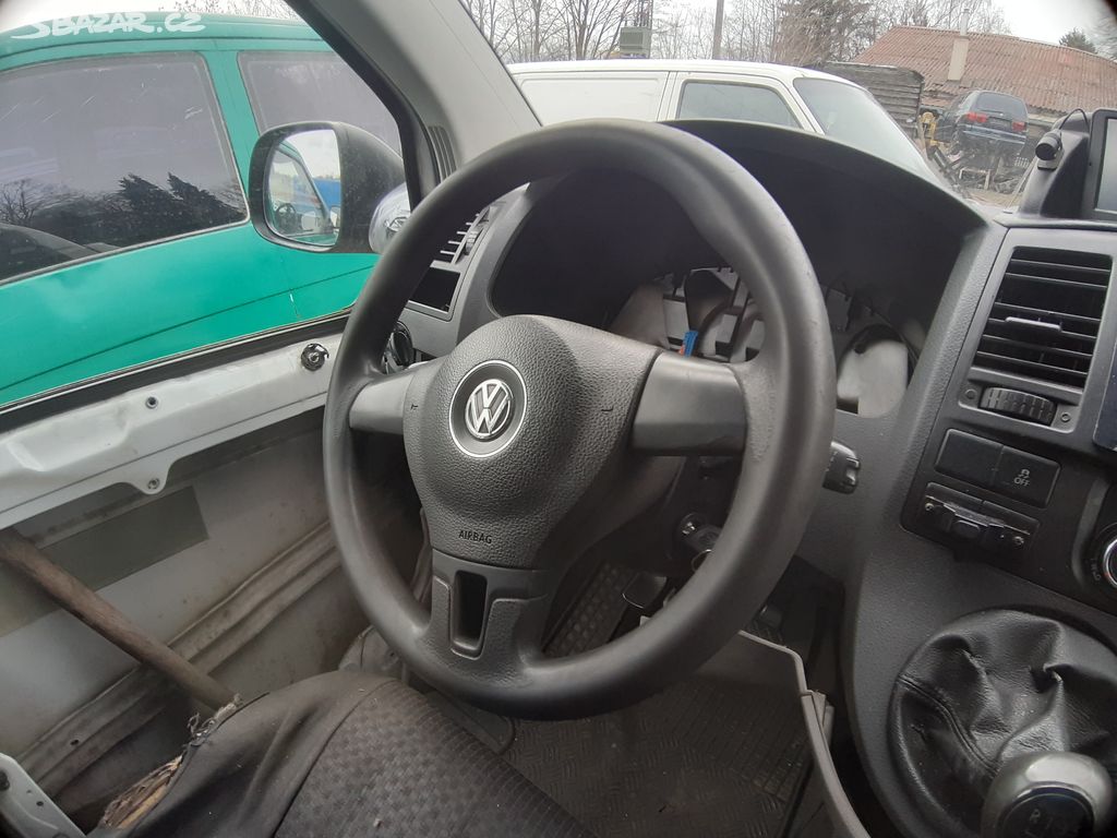 VW T5.1 cockpit 2,0 TDi 103 Kw