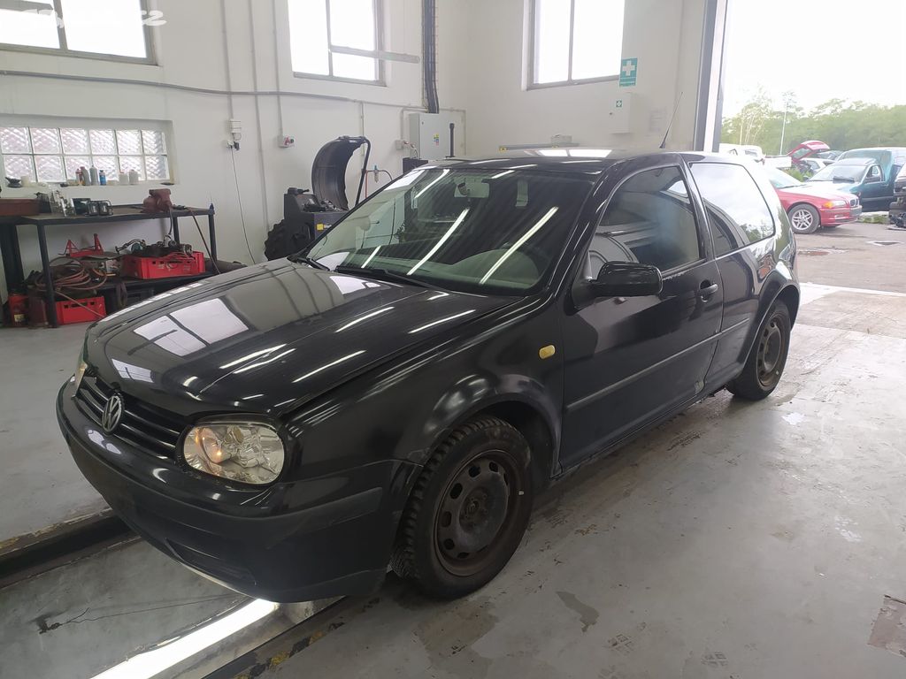 VW Golf IV 1.4 16V r.v. 2000 AXP 55kw (3973)