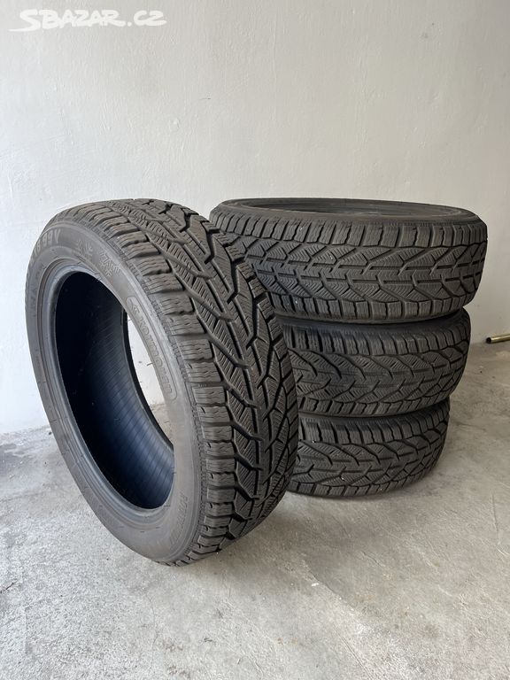 Kormoran SNOW 215/55 R18 99 V XL Zimní