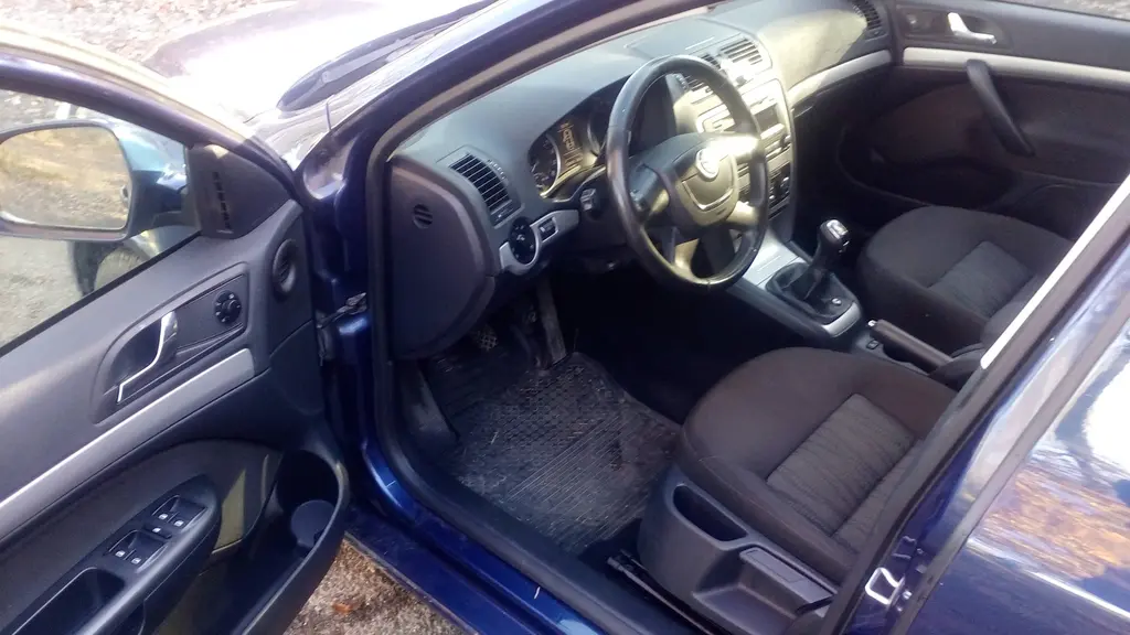 Škoda Octavia combi II TDI 77 kW facelift Elegance - fotka 3