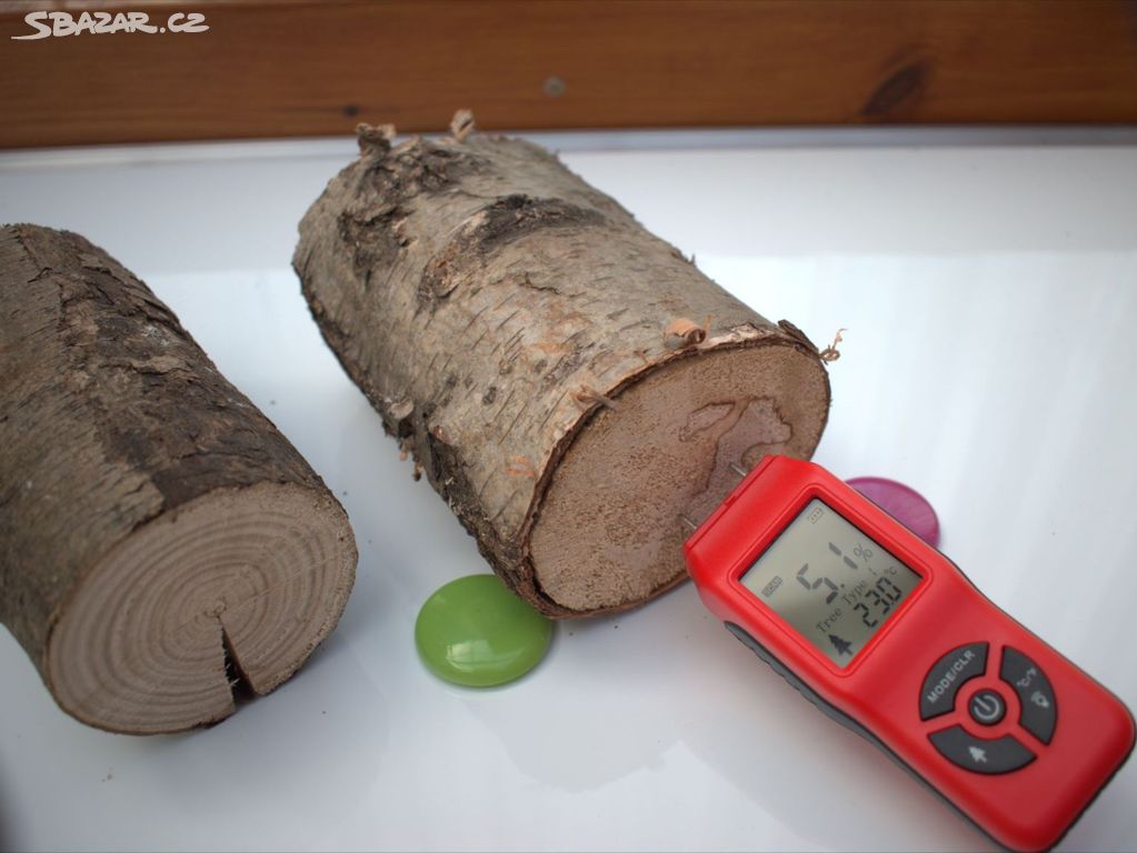 Vlhkoměr měří % vody v  dřevě