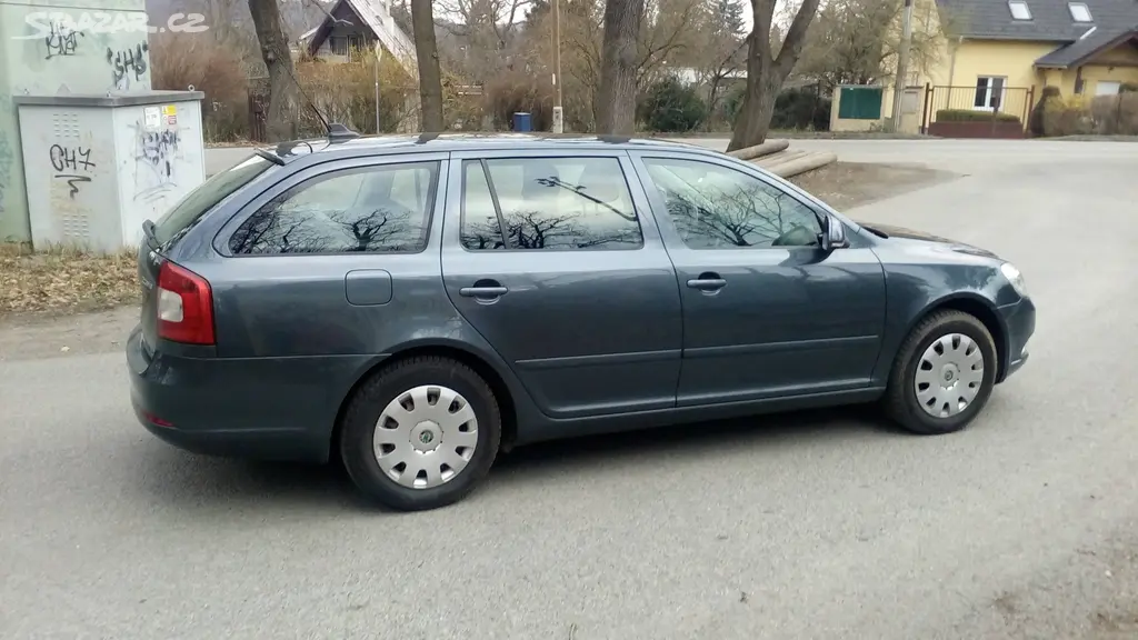 Škoda Octavia combi 1.9 TDI 77kw rv 11/2010-TOP - fotka 4