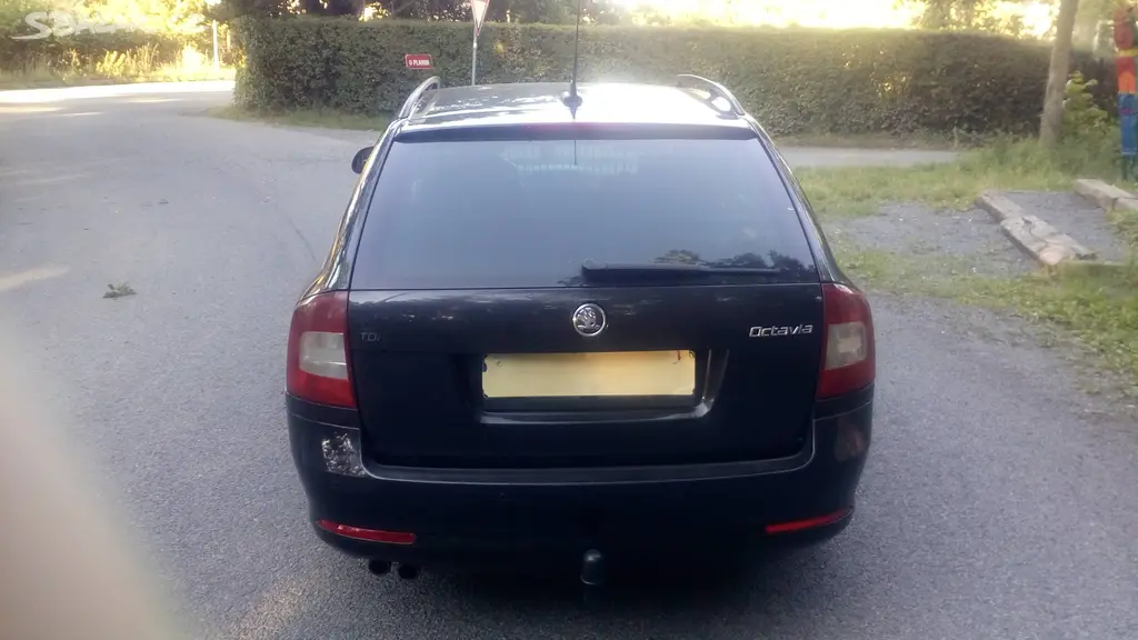 Škoda Octavia combi II 2.0 TDI Elegance-Plus-TOP - fotka 5