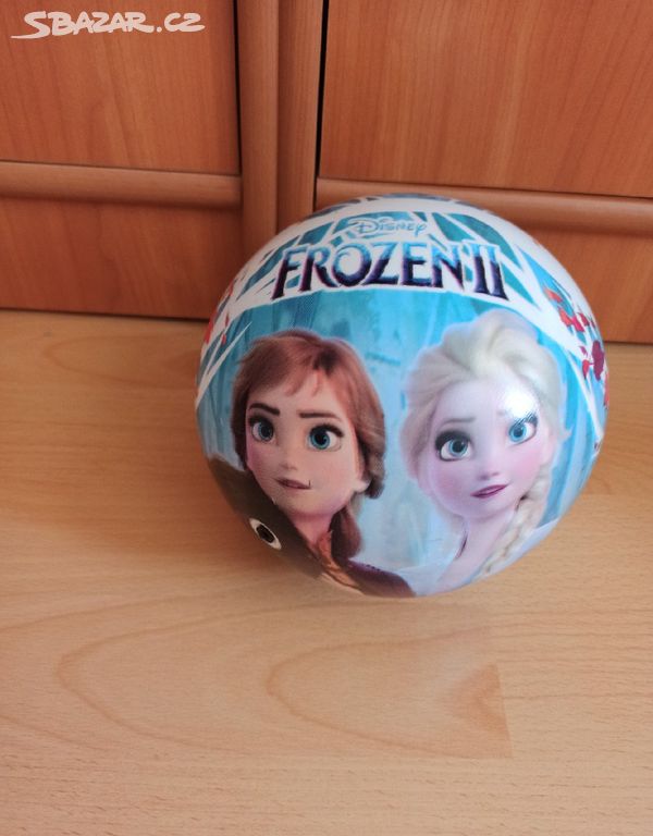 Nový míč Frozen