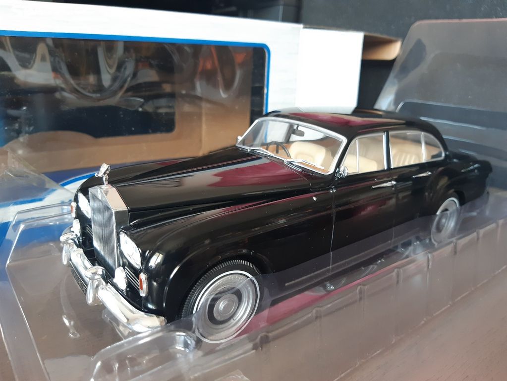 Rolls Royce Silver Cloud III Flying Spur 1:18 MCG - Praha - Sbazar.cz