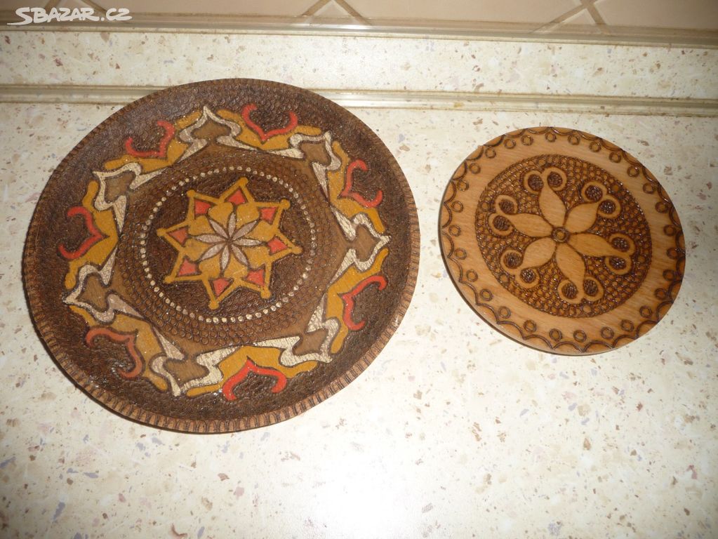 2x dekorační talíř dřevěný