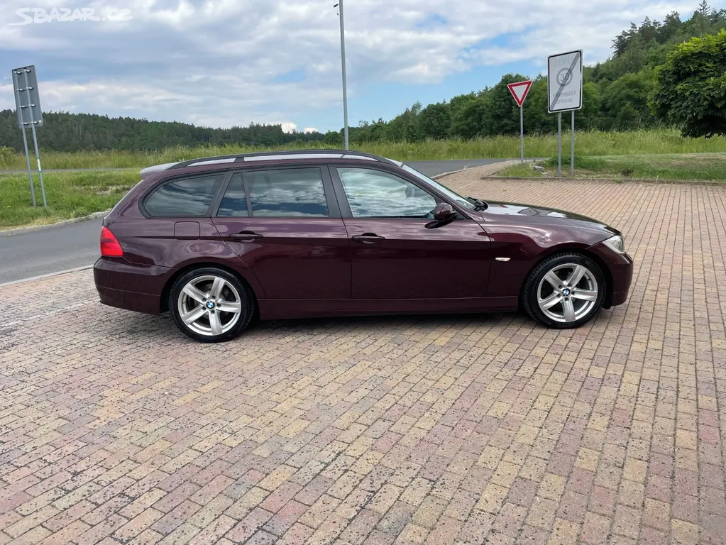 BMW 320i 125kW-[telefon skryt]KM-KLIMA,VÝHŘEV,XENON- - fotka 5