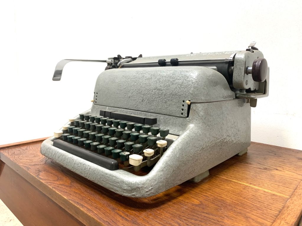 Retro psací stroj litinový 60.léta