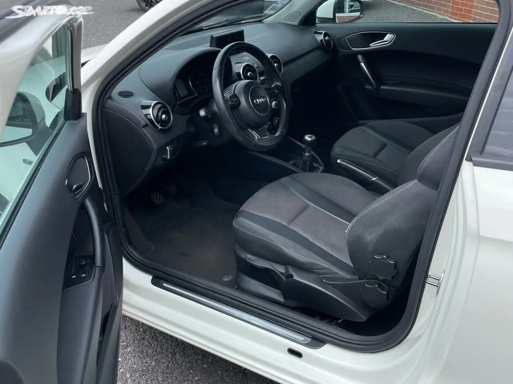 Audi A1 1.6tdi S-line - fotka 2