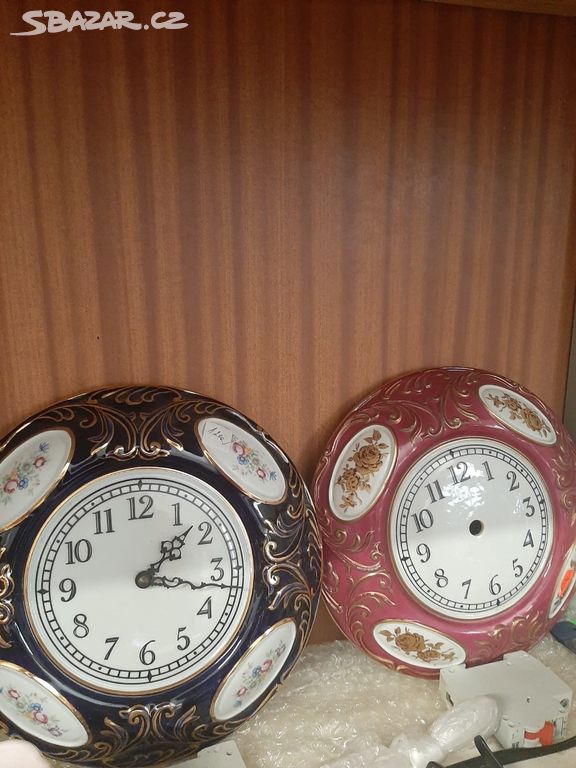 Nástěnné porcelánové hodiny Royal Dux Alexandra