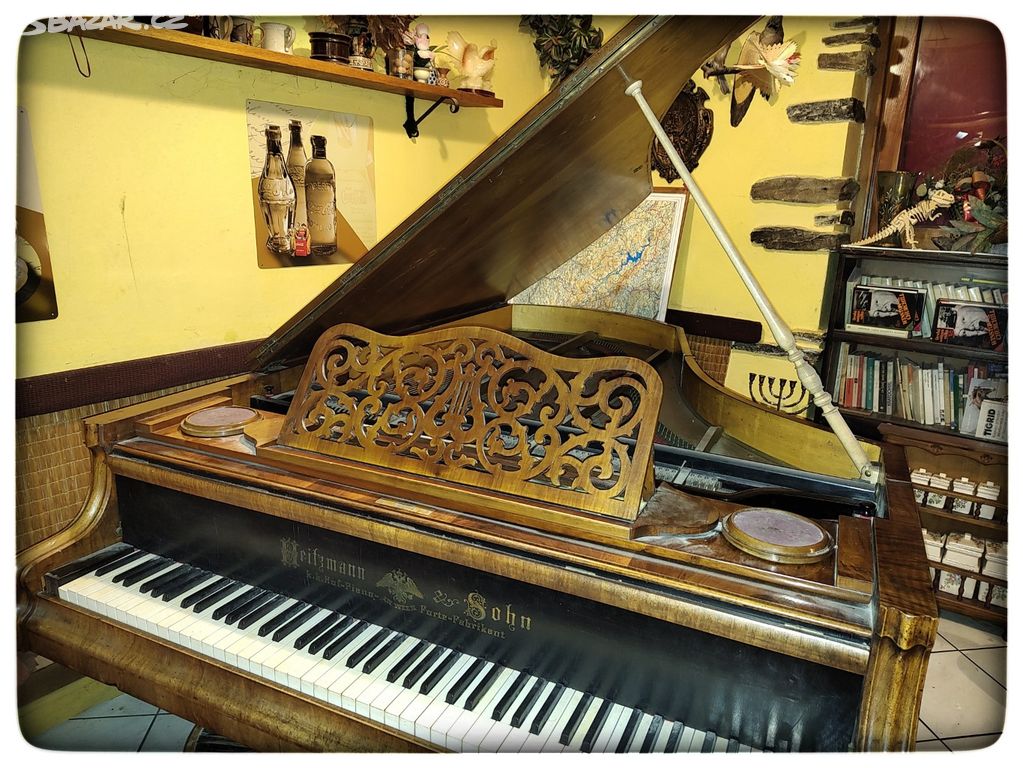 Klavír - křídlo - J. Heizmann a syn, Vídeň (Wien)