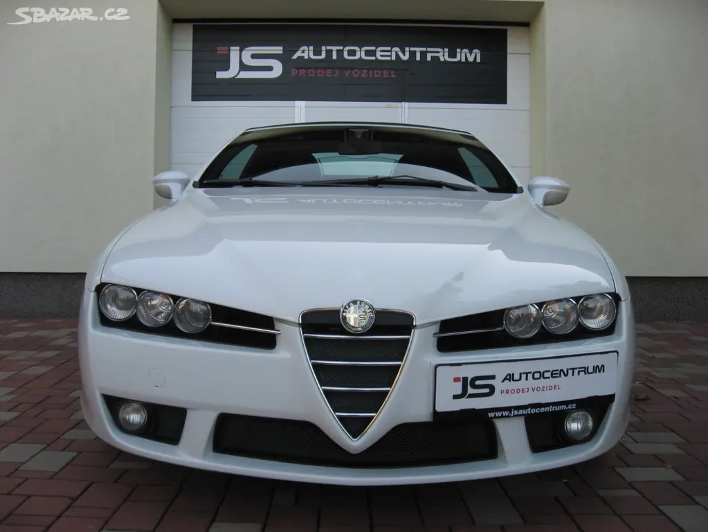 Alfa Romeo Spider 2.2i JTS 185PS Exclusive - fotka 2