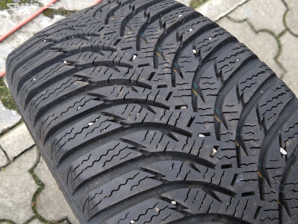 Prodám 4 zimní pneu 195 50 15 KUMHO vzorek 90 %