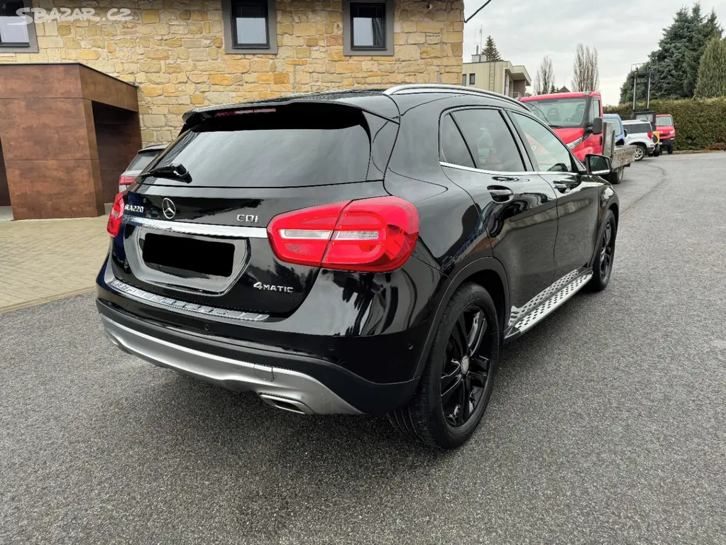 Mercedes-Benz GLA 220 CDI 4 MATIC 125 kW - fotka 4