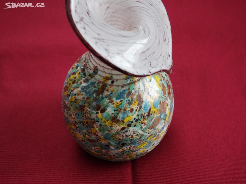 Váza brokové sklo, výška 23 cm, ručně vinutá, ŽBS