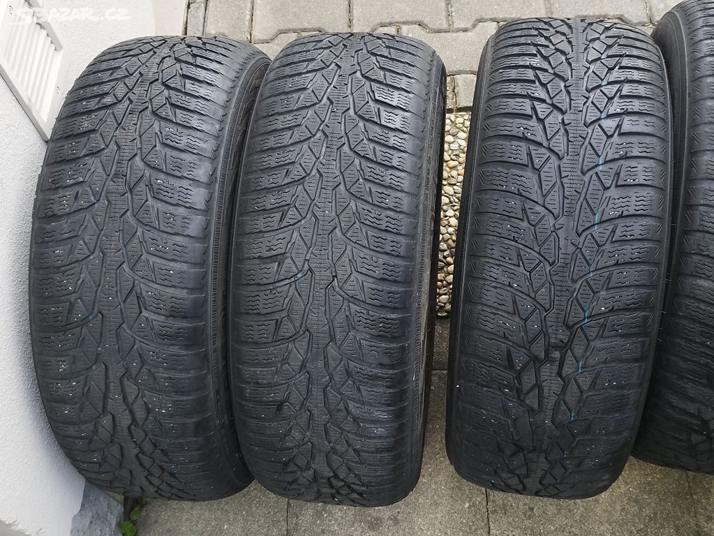 Sada zimních pneu Nokian 205/55 R16 na dojetí