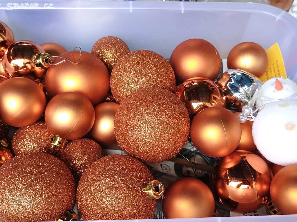 Oranžové vánoční ozdoby