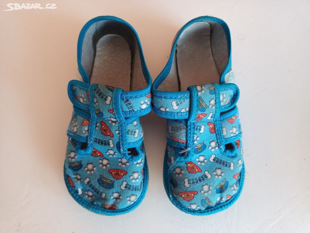 Pantofle pro děti velikosti 19 cm