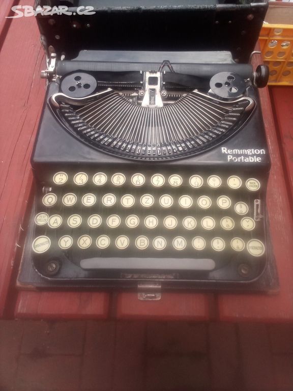 Starožitný psací stroj Remington