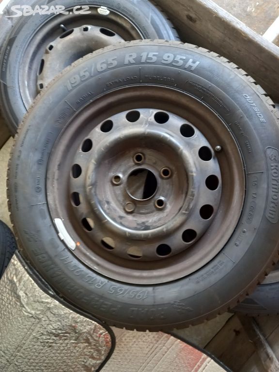 4x nové pneu + plechový disk 195/65 R15