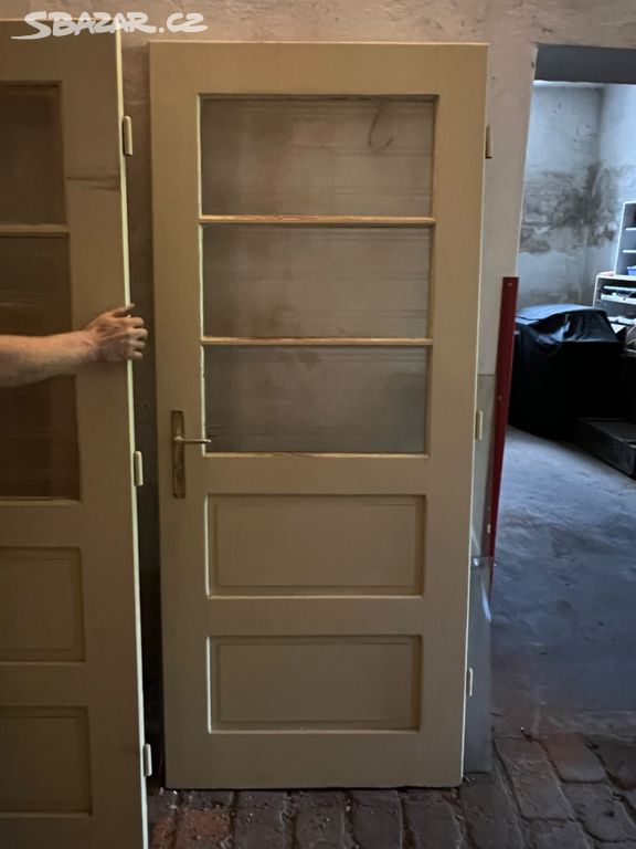 Stare dvere prave vcetne oblozky