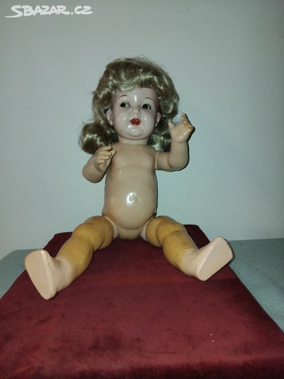 Starožitná panenka cca 52cm vysoká.
