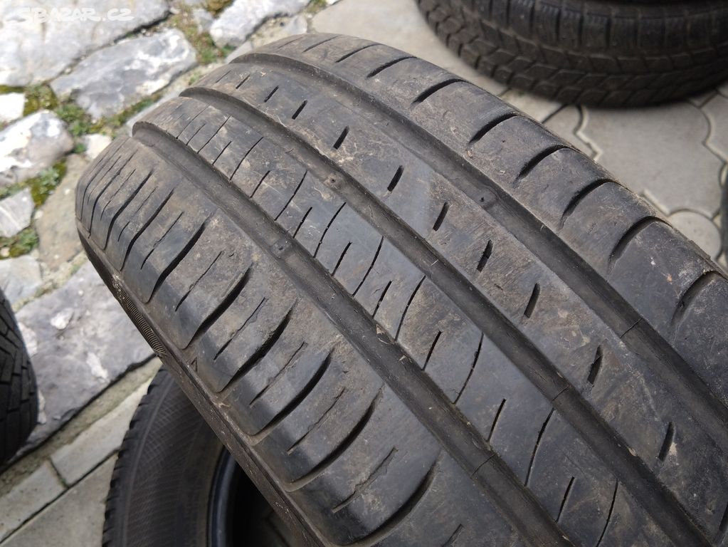 Prodám 4 letní pneu 185 65 15 KUMHO vzorek 85 %