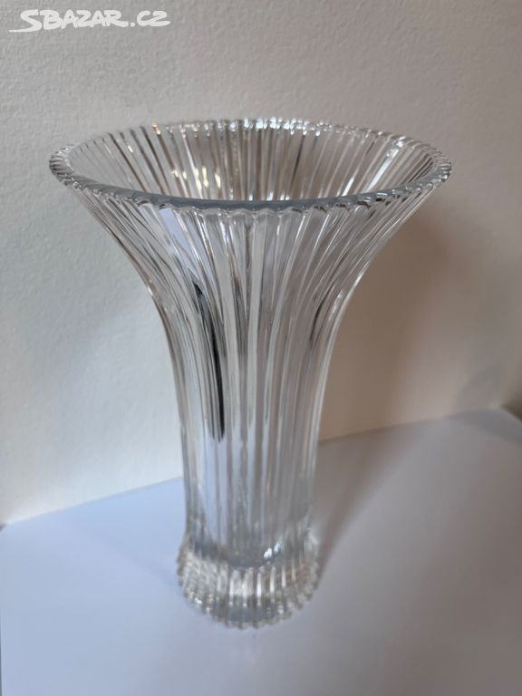 Váza - těžké lisované sklo ve stylu ART DECO