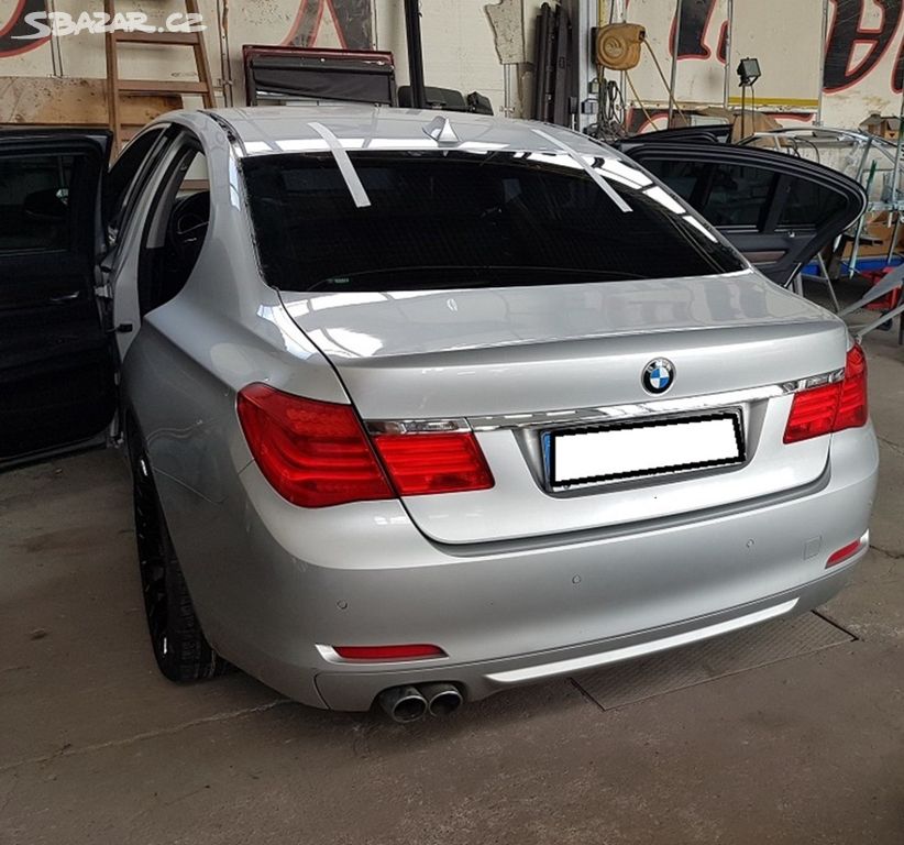BMW F01  nové zad. víko nalakované 51127209926