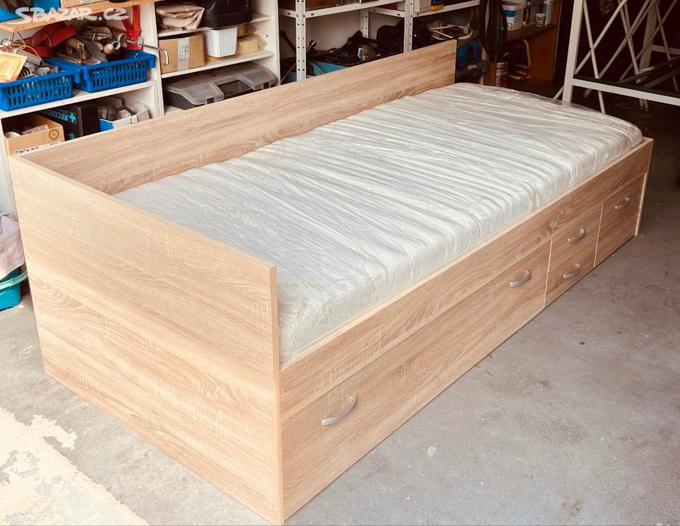 Nová postel s roštem a matrací