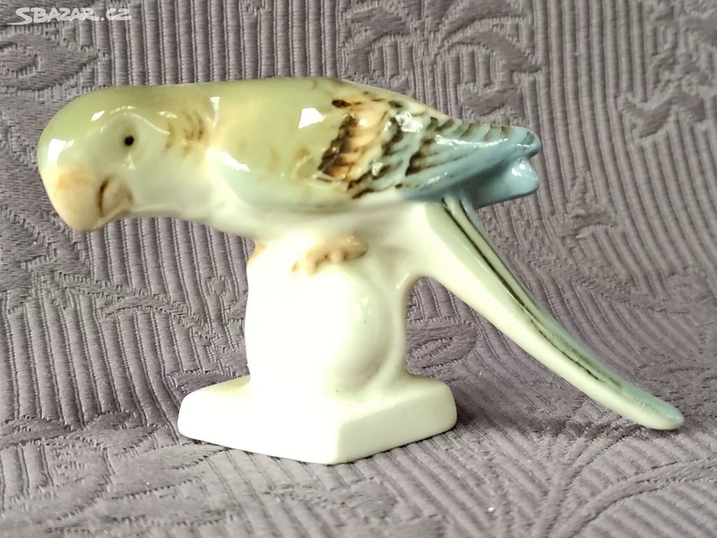 Papoušek, porcelánka Dux