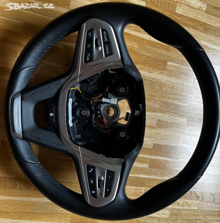 BMW G-series Volant s výhřevem