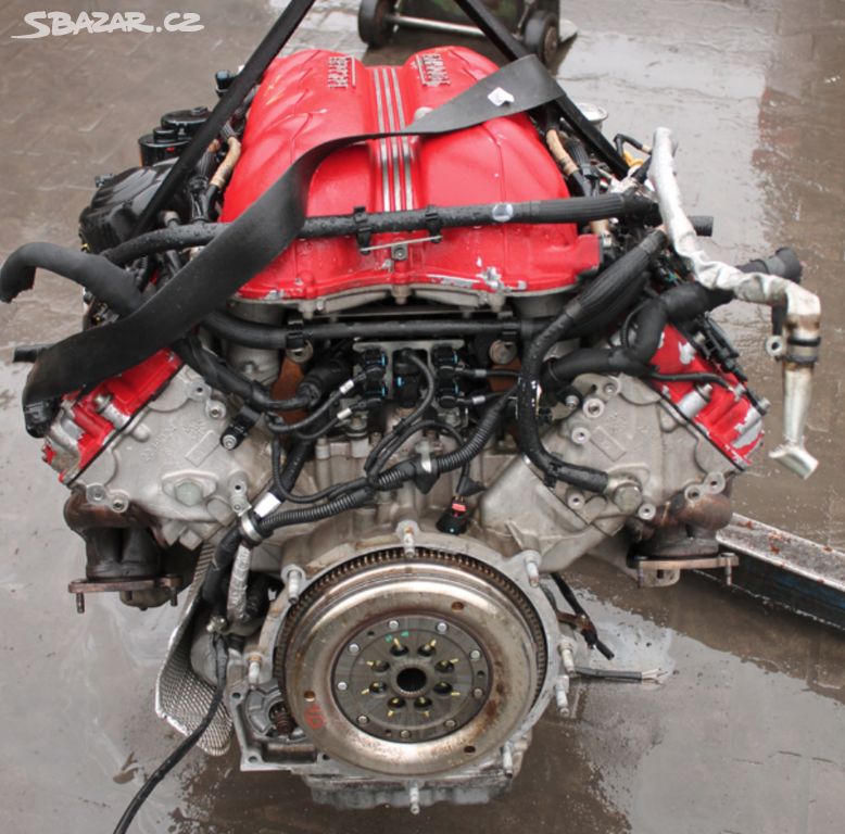 motor F131B48 4.3 V8 Ferrari California