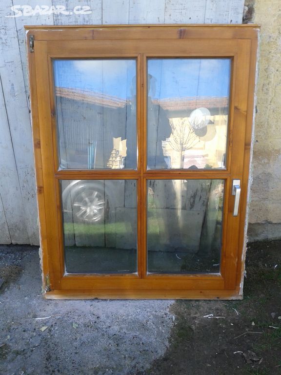 1 Kus - Dřevěné okno 99 x 125 cm
