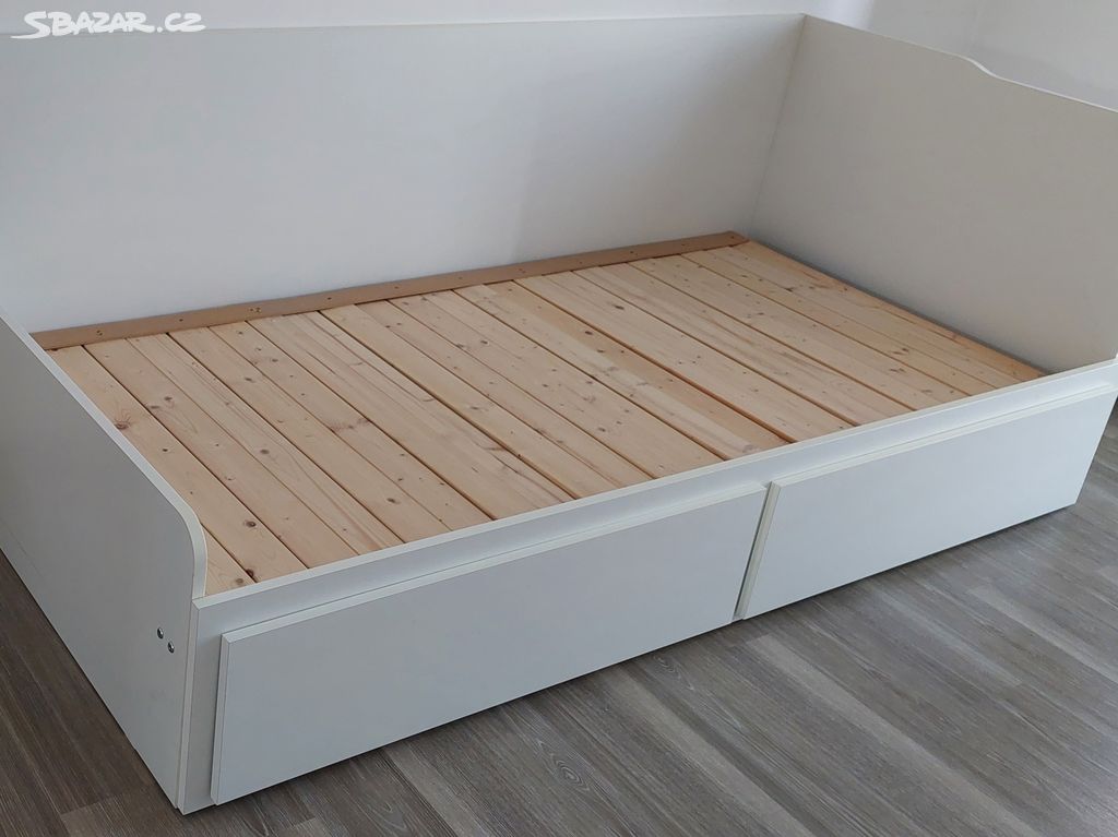 rozkládací postel s úložným prostorem