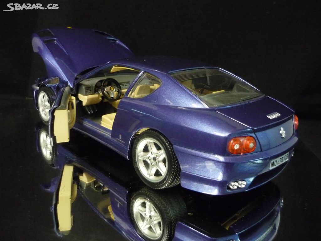 Ferrari 456 GT švestkově modré Bburago 1/18