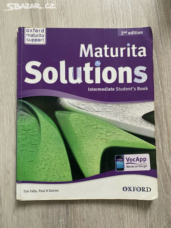 Maturita Solutions 2nd Intermediate Students book