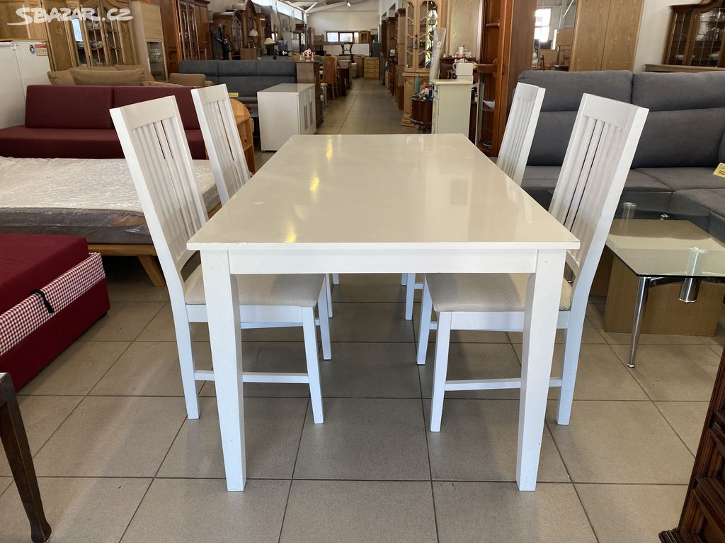 Velký 180cm bílý jídelní stůl a čtyři židle