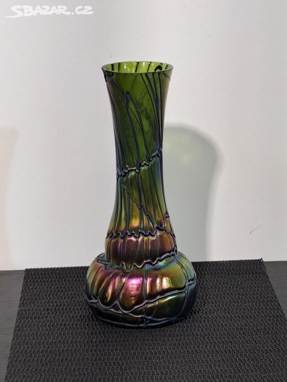 Starožitná secesní váza Loetz 7542