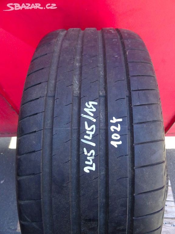Letní pneu Bridgestone, 245/45/19, 2 ks, 6 mm