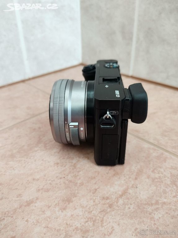 Fotoaparát Sony Alpha 6000 + objektiv 16-50 mm OSS