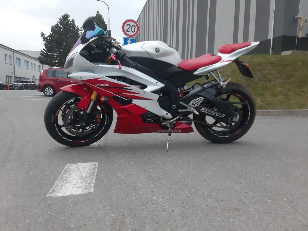 Yamaha R6 YZF rok 2008 nové pneu+servis STK 2026