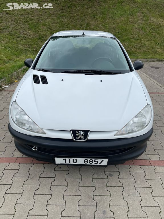 Pronájem Peugeot 206 (2002)