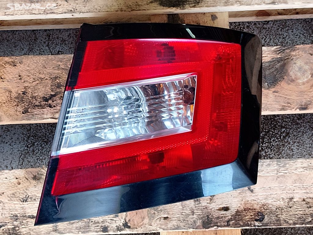 Škoda Fabia III pravé zadní světlo