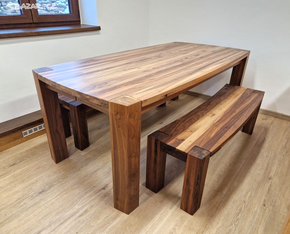 Nový OŘECH MASIV jídelní stůl + 2 lavice + 2 židle