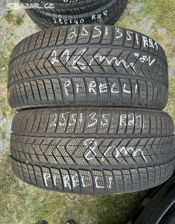 255/35 r21 Pirelli.